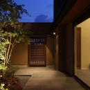 庭住の舎〜四季折々の風景と暮らすコートハウス〜の写真 中庭