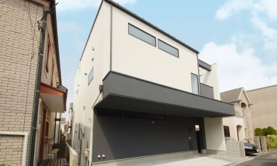 箱型のシンプルな外観デザイン｜「余白」のあるシンプルモダンの家／神奈川県