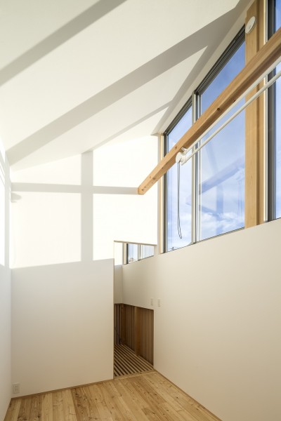 子供室 (arkab prior｜高い天井のリビングから各所に繋がる、箱と片流れの住宅)