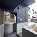 西方の家/House in Nishikata(賃貸併用住宅）の写真 玄関