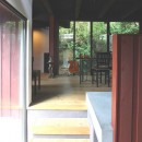 東京町田Ｓ邸～四神相応の地に建てる～の写真 玄関土間からダイニングを見る