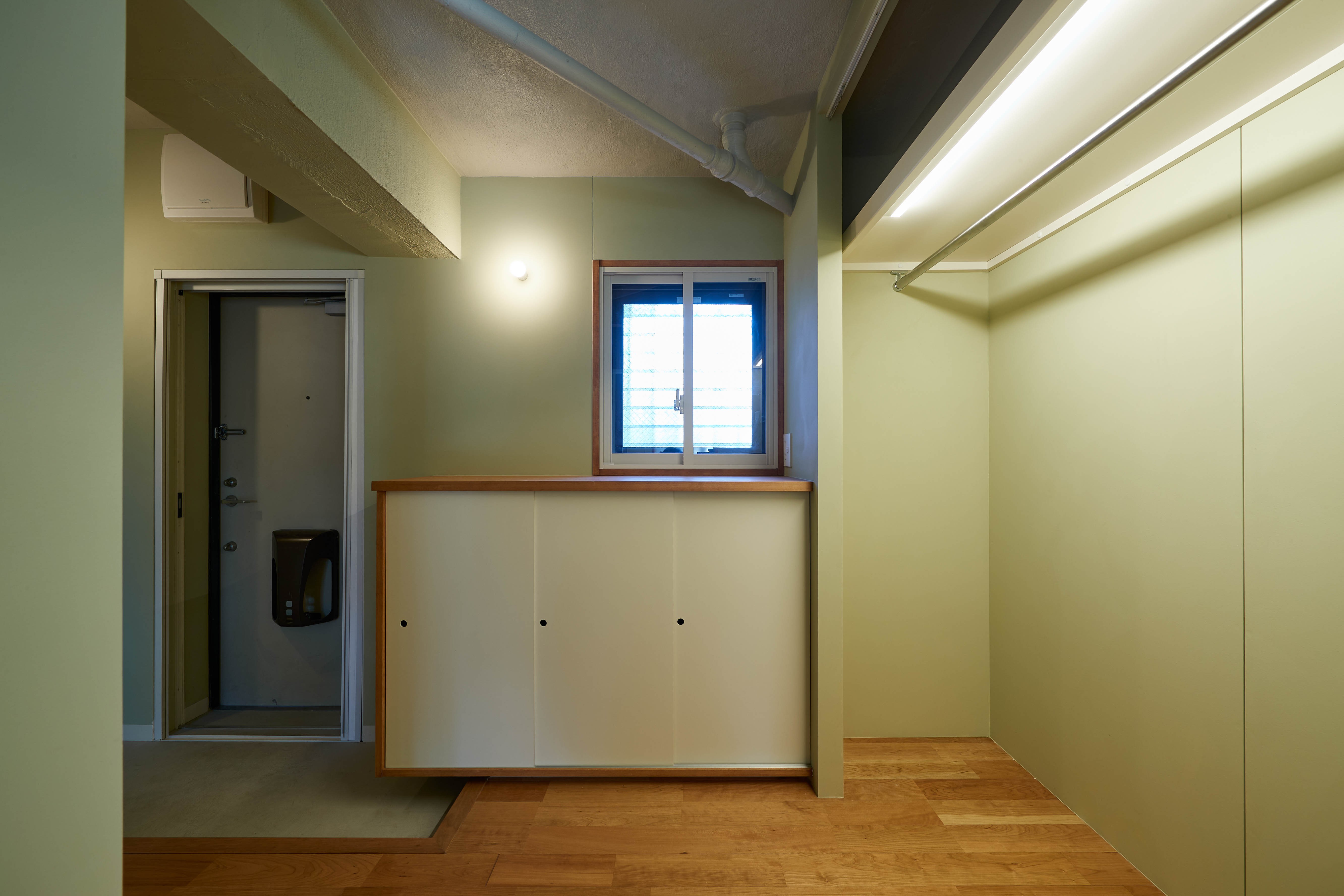 玄関事例：収納もできる玄関スペース（家族から引き継いだ築60年の団地をリノベーション 磯子の家）