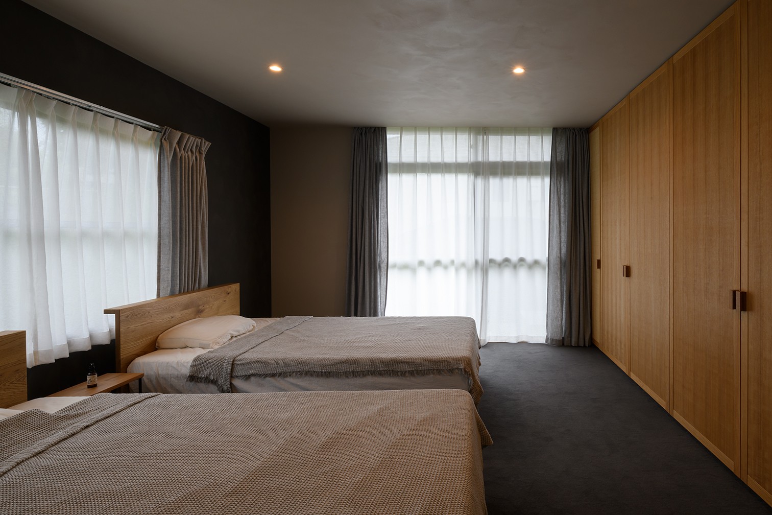 ベッドルーム事例：１階・主寝室（築57年、日本初女性建築家の意匠を継ぐ戸建リノベーション）