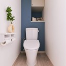 淡いブルーで魅せるカフェのようなLDKができましたの写真 トイレ