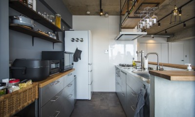 ステンレスのIKEAのキッチンをオーダー｜広々としたルーフバルコニーのあるお部屋を自分仕様にカスタマイズ