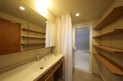 洗面スペース (上野のマンションリノベーション)