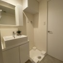 ミニマムなスケルトンリフォーム (築43年)　断熱＆防音工事の写真 そぎ落としてシンプルな洗面室