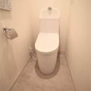 ミニマムなスケルトンリフォーム (築43年)　断熱＆防音工事の写真 シンプルなトイレ