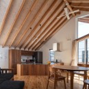 大田区の家 〜のびやかな梁現しの屋根〜の写真 LDK