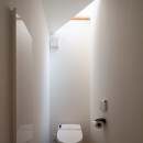 大田区の家 〜のびやかな梁現しの屋根〜の写真 トイレ