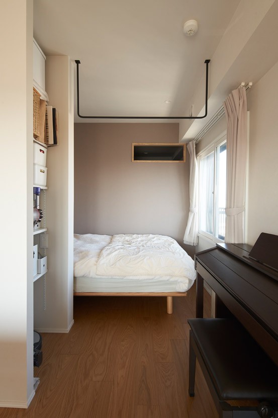 ベッドルーム事例：リビングの一角にあるベッドスペース（換気と断熱を一番に考えて結露を解消し、家事も仕事もはかどる憧れの空間を実現。）