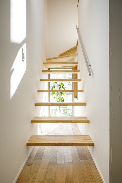 階段 (西東京の家～旗竿敷地の狭小住宅～)