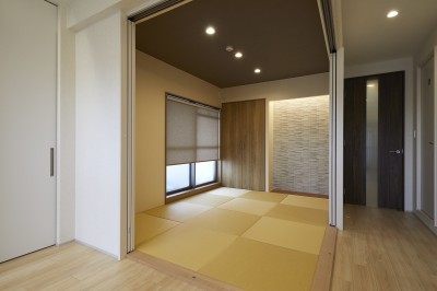 和室 (家族の生活スタイルに合わせた収納たっぷりの住まい)