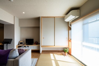 畳スペース (景色とつながり自然の素材と暮らす家)