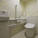 スモーキーなパステルカラーが彩る、こだわりの北欧テイストの写真 トイレ