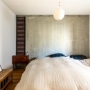「飾ること」と「子どもの未来」への余白を大事にしたモノトーン空間｜荻窪のマンションリノベーションの写真 ベッドルーム
