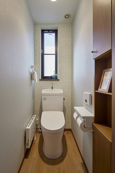 2階トイレ (生まれ変わる空き家、イメージの実現)