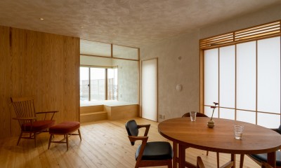 居間と小上がり｜鶴瀬の家　温熱環境を整え、住み心地をよくするフルリノベーション｜改修