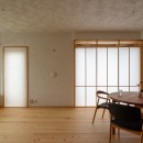 鶴瀬の家　温熱環境を整え、住み心地をよくするフルリノベーション｜改修の写真 小上がりと居間