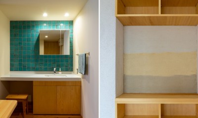 (左)タイル貼の洗面脱衣室　(右)三色の半田仕上げとした飾り棚｜鶴瀬の家　温熱環境を整え、住み心地をよくするフルリノベーション｜改修