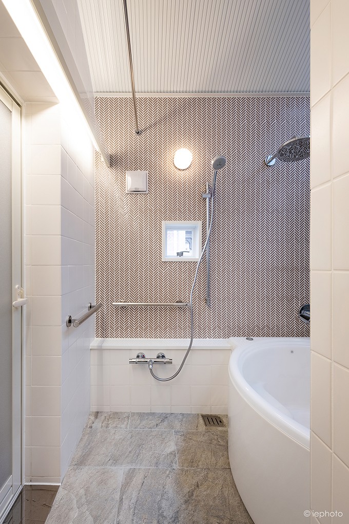 バス/トイレ事例：浴室（みずまわり回遊　／動線リニューアルと、坪庭にひらかれた高天井風呂）
