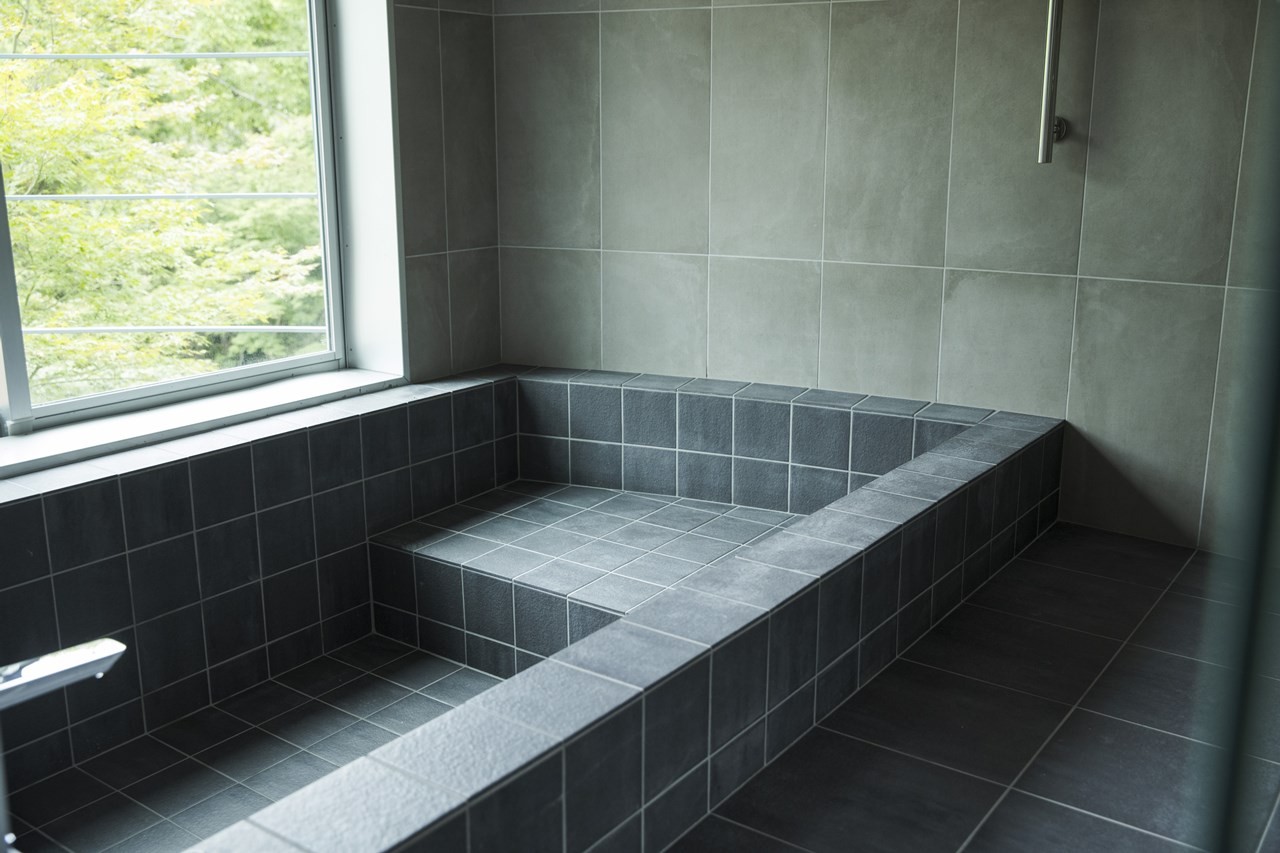 バス/トイレ事例：バスルーム（兵庫県S邸　ー元の建築的魅力を引き出すリノベーションー）