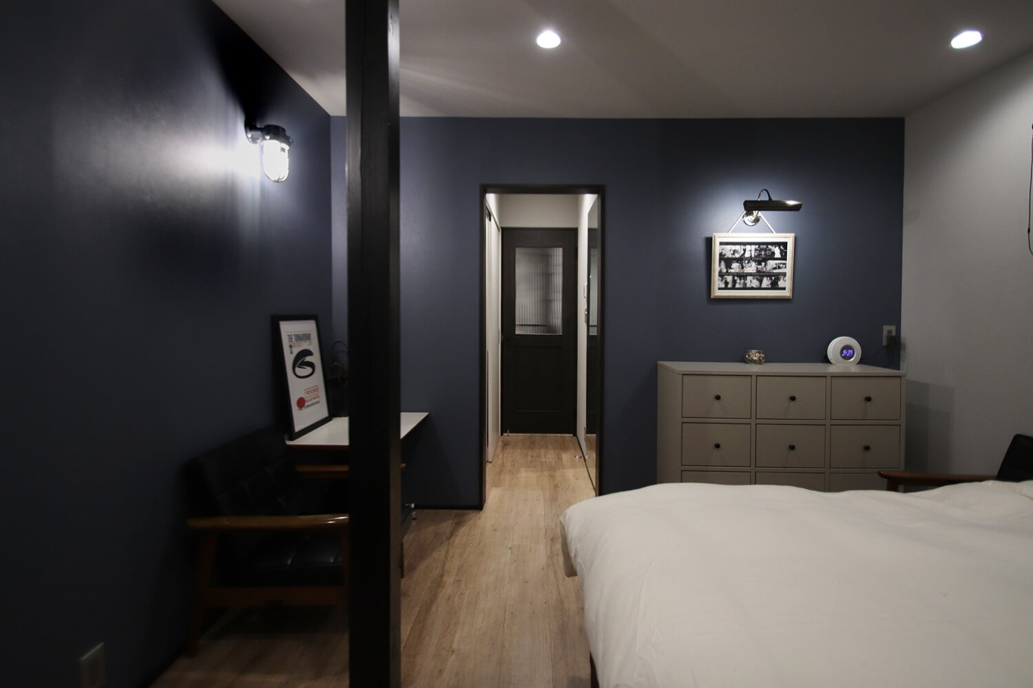 ベッドルーム事例：船舶のような寝室（小上がり×ボックスソファ×ハンモックのある居場所を選べる木造戸建のリノベーション）