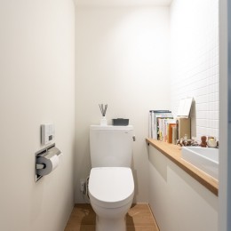 アイデアが生まれる場所｜クリエイター夫妻の五反田のヴィンテージマンションリノベーション (トイレ)