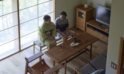 鎌倉山の家～茶室のある詫び寂びの家 (リビング)