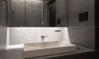 洗面台は建築士からの提案｜極上のカウンターに人が集う。リノベホテルにインスピレーションを受けたワンルーム。