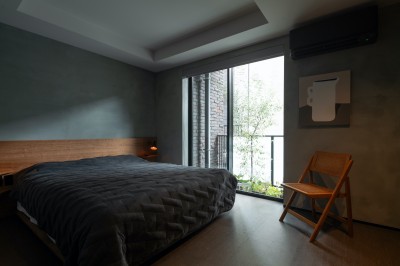 寝室 (太子堂の家　〜素材感のあるマンションリノベーション〜)