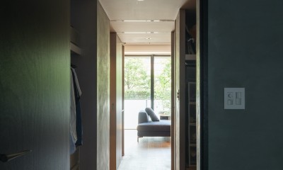 太子堂の家　〜素材感のあるマンションリノベーション〜 (廊下)
