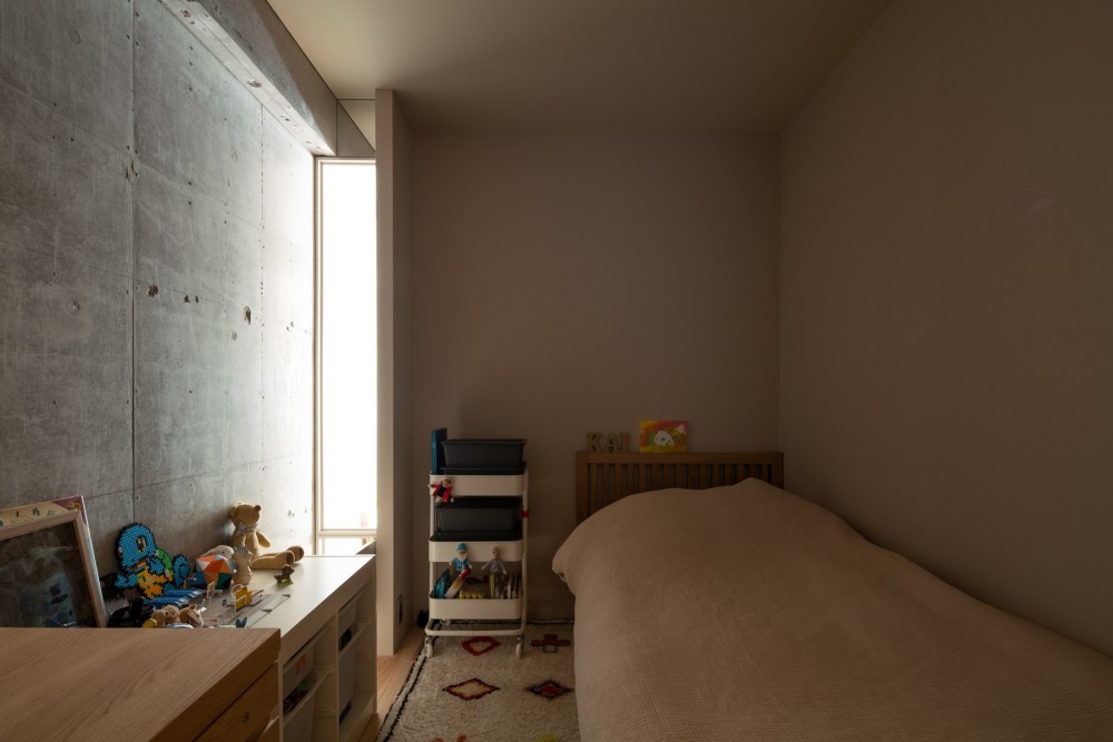 木場の家_街のスケールと繋がるおおらかな空間 (子供室)