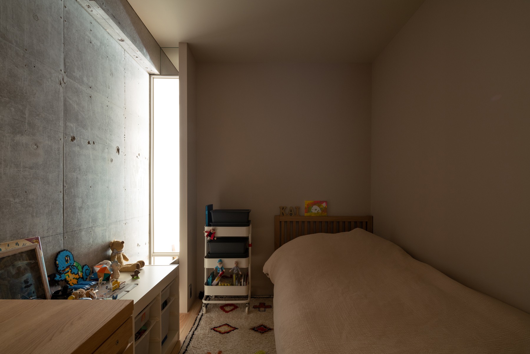 子供部屋事例：子供室（木場の家_街のスケールと繋がるおおらかな空間）