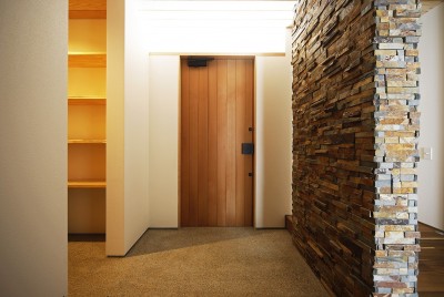 玄関 (【toki】視線を気にしなくていい家は想像以上に開放的で心地いい)