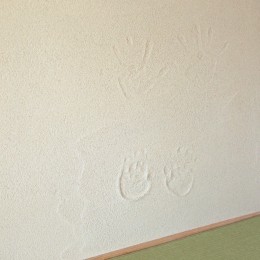 珪藻土壁（壁塗りDIY） (大胆な間取りで「ヒュッゲ」な暮らしを｜北欧スタイル)