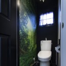 毎日が整う　朝活も楽しい住まいの写真 森がテーマのトイレ