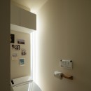 新百合ヶ丘の家　〜梁現しの天井と眺望を生かした新築戸建て〜の写真 トイレ