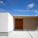 【ushida】シンプル美を極めた平屋のコートハウスの写真 玄関