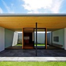 【ushida】シンプル美を極めた平屋のコートハウスの写真 中庭