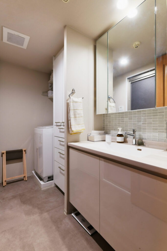 バス/トイレ事例：拡張した洗面室で空間を余さず活用！（これからもずっとこの家で　～上質なしつらえの家～）