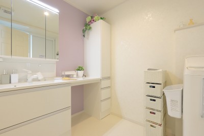 洗面室 (北欧スタイルのインテリアを楽しむ住まい)