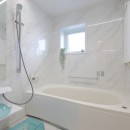 北欧スタイルのインテリアを楽しむ住まいの写真 浴室