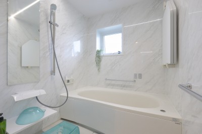 浴室 (北欧スタイルのインテリアを楽しむ住まい)