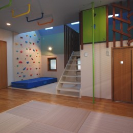 楽しさいっぱいの子供部屋改修 (森をイメージした「遊び場」)