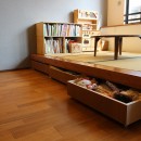 お気に入りの「unicoの家具」に合わせたLDKリノベーション〜福岡市早良区〜の写真 小上がり下はおもちゃ入れ
