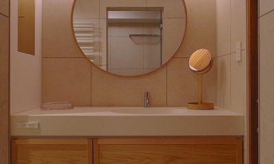 洗面室｜神奈川の家〜マンションリノベーション〜／緑豊かなビンテージマンションと調和する暮らし