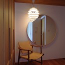 神奈川の家〜マンションリノベーション〜／緑豊かなビンテージマンションと調和する暮らしの写真 玄関
