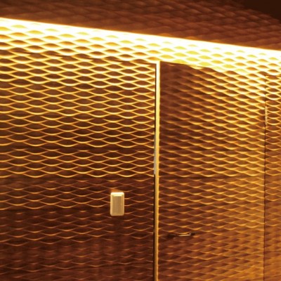 玄関 木製デザインパネル 2 (【大阪市北区 店舗】レトロでシックな脱毛サロン)