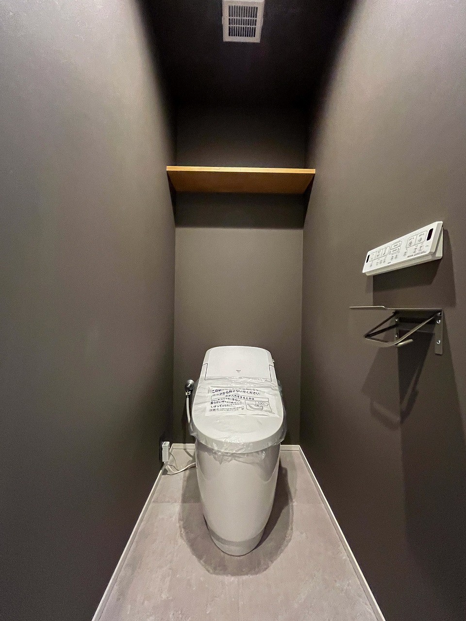 バス/トイレ事例：トイレ（壁付けキッチンとガラス間仕切りでLDKを広く開放的にするリノベーション。）
